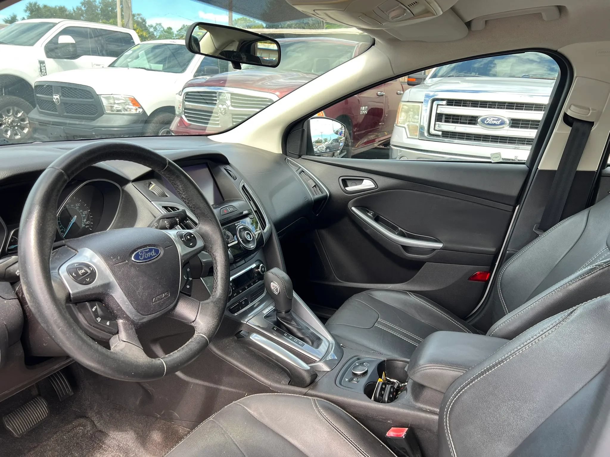 Used 2013 Ford Focus Titanium w/ Titanium Handling Pkg FWD image 8