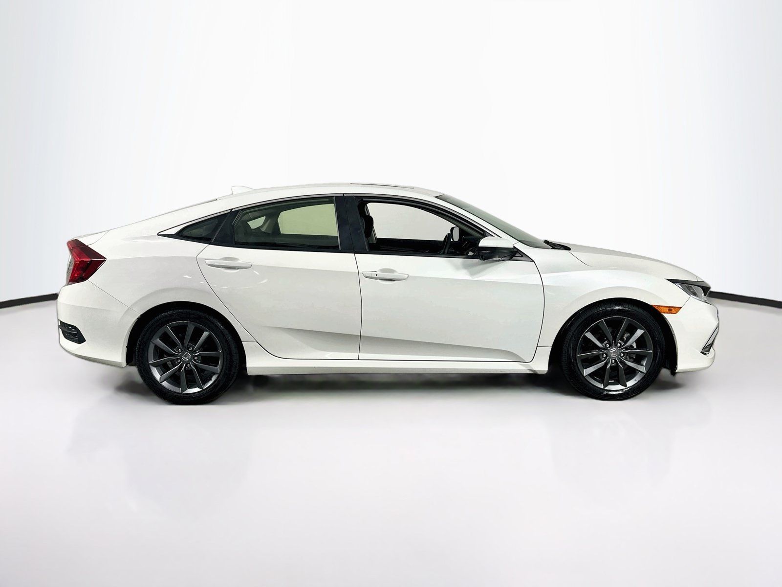Used 2019 Honda Civic EX-L image 4