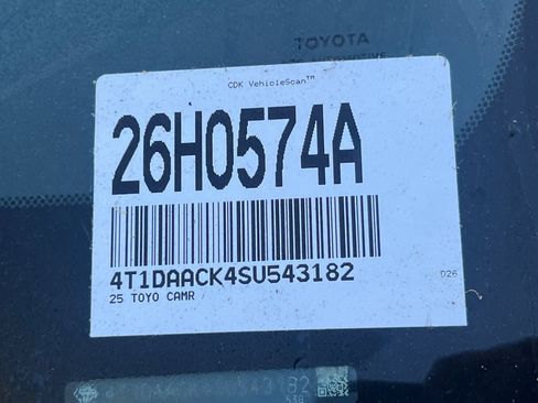 Used 2025 Toyota Camry SE image 8