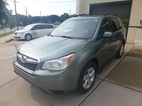 Used 2016 Subaru Forester 2.5i Premium AWD/4WD image 4