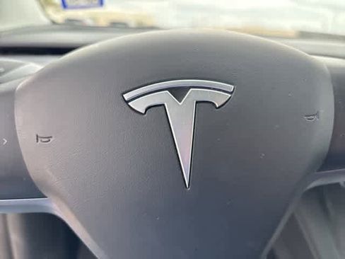 Used 2023 Tesla Model Y Long Range image 13