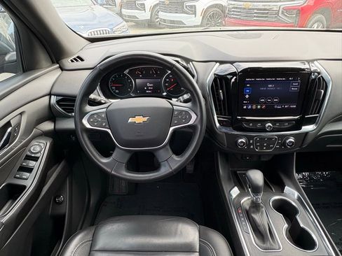 Used 2023 Chevrolet Traverse LT FWD image 16