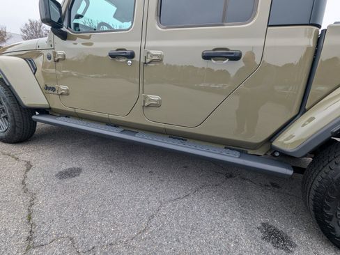 Certified 2025 Jeep Gladiator Sport image 27