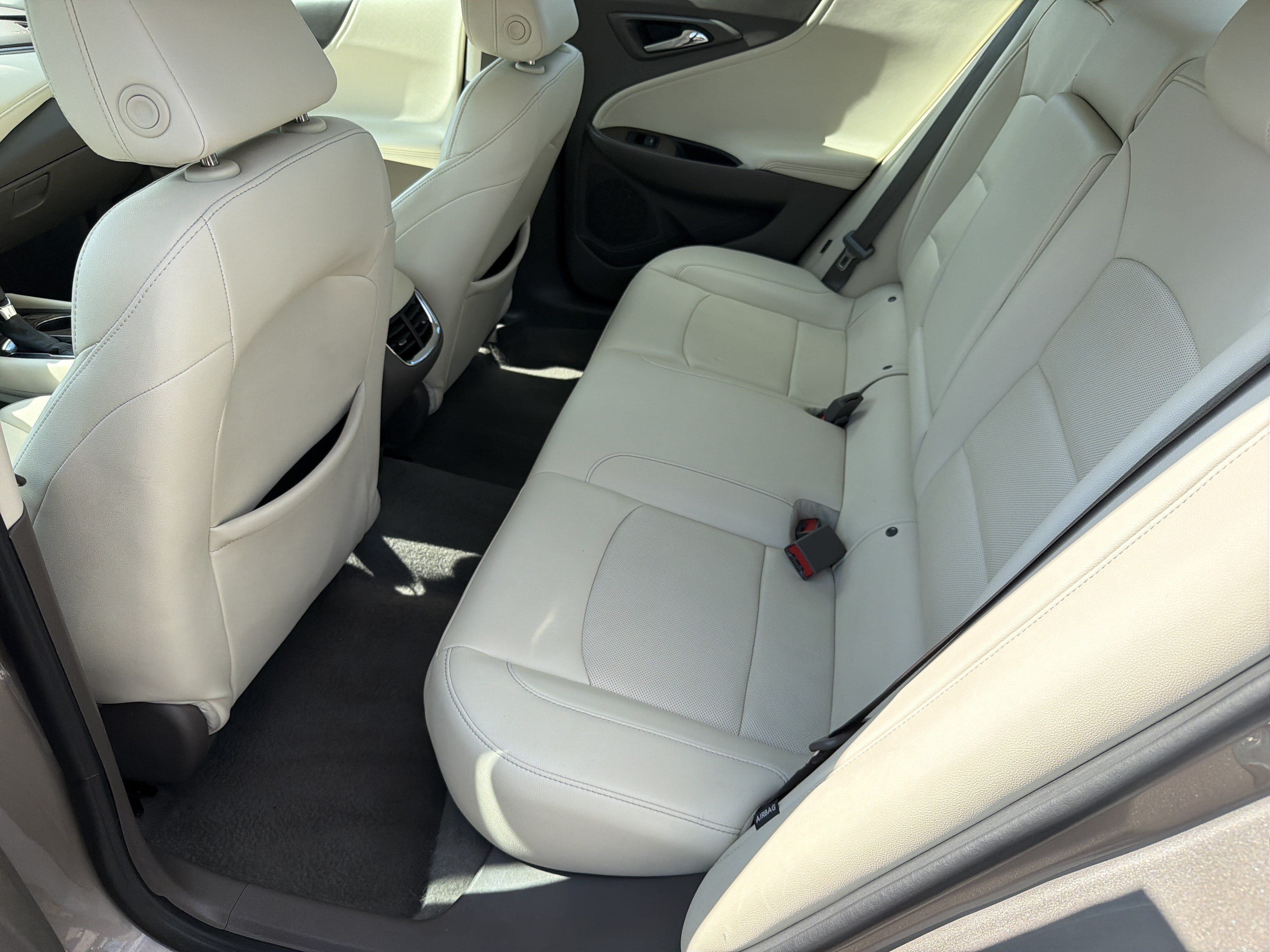 Used 2025 Chevrolet Equinox LT AWD/4WD image 30