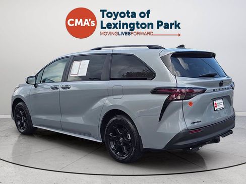Used 2026 Toyota Sienna XLE Woodland Edition AWD/4WD image 3