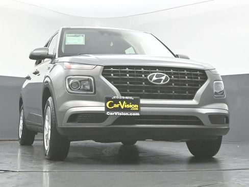 Used 2022 Hyundai Venue SE FWD image 47