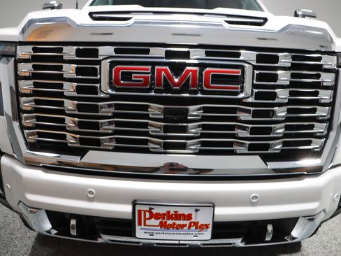 Used 2024 GMC Sierra 2500 Denali w/ Denali Reserve Package image 5