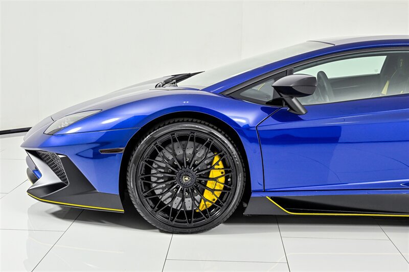 Used 2017 Lamborghini Aventador LP 750-4 Superveloce AWD/4WD image 11
