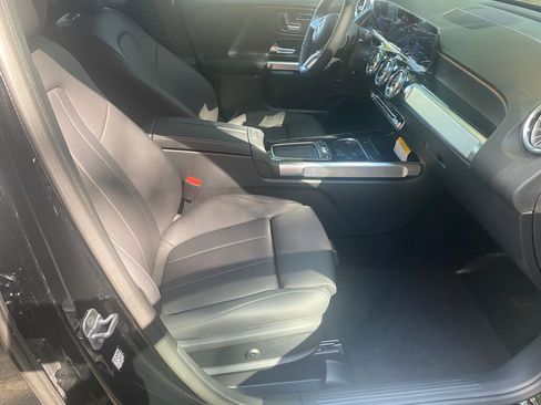 New 2026 Mercedes-Benz GLB 250 4MATIC image 21