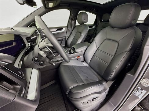 Certified 2024 Porsche Cayenne Coupe image 5