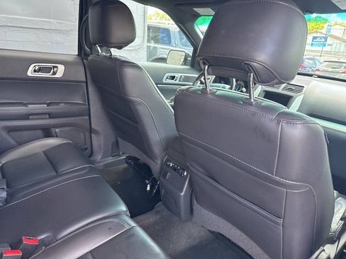 Used 2013 Ford Explorer XLT AWD/4WD image 24
