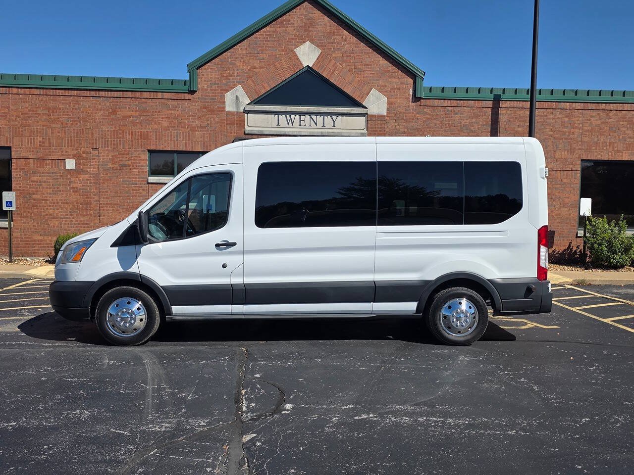 Used 2017 Ford Transit 350 XLT RWD image 1