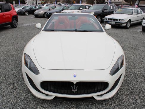 Used 2015 Maserati GranTurismo Sport image 3