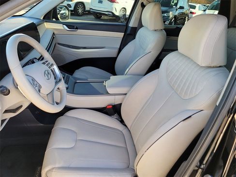 Used 2024 Hyundai Palisade Limited image 16