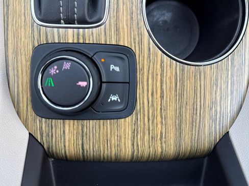 Used 2018 GMC Acadia Denali w/ LPO, Cargo Package FWD image 25