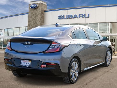 Used 2018 Chevrolet Volt Premier w/ Driver Confidence Package image 4