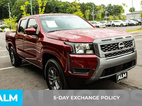 Used 2025 Nissan Frontier SV RWD image 3