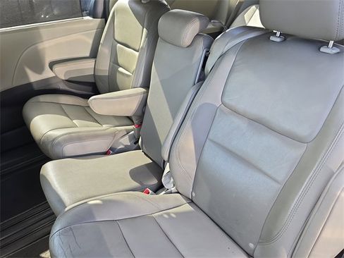 Used 2019 Toyota Sienna XLE image 8