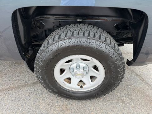 Used 2017 Chevrolet Silverado 1500 W/T w/ Special Service Package AWD/4WD image 19