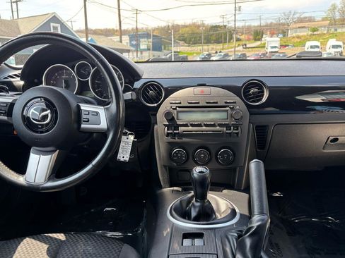 Used 2008 MAZDA MX-5 Miata Touring w/ Suspension Pkg image 30