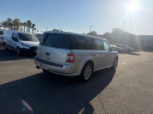 Used 2011 Ford Flex SEL w/ Rapid Spec Order Code FWD image 3