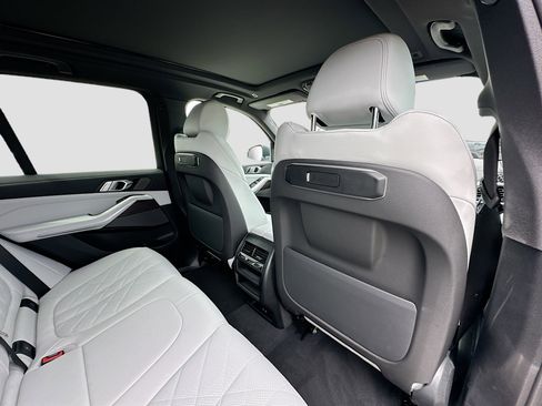 Used 2024 BMW X5 sDrive40i w/ Premium Package image 32