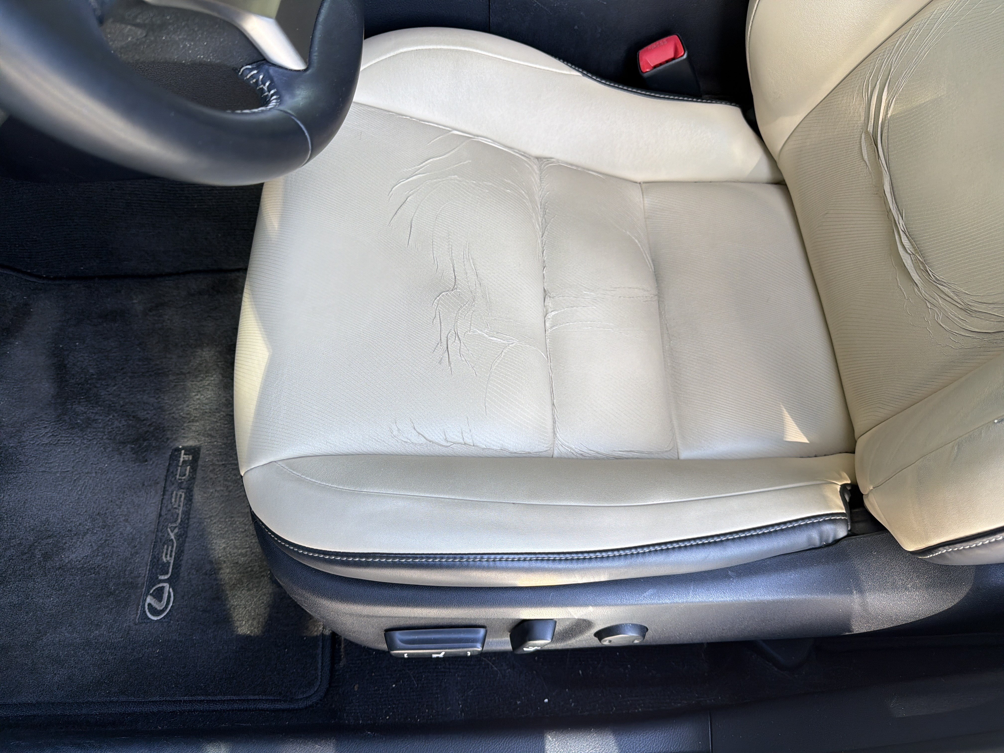 Used 2015 Lexus CT 200h w/ Navigation Package FWD image 17