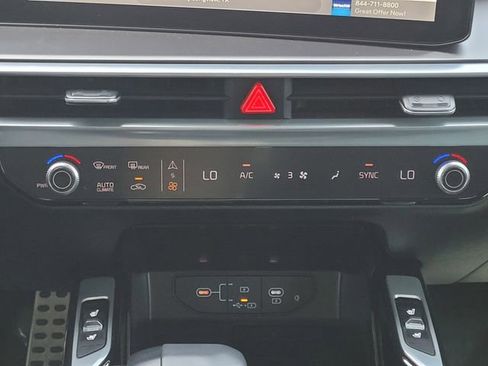 Used 2024 Kia Sorento SX FWD image 18