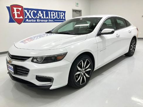 Used 2018 Chevrolet Malibu LT w/ Driver Confidence Package image 8