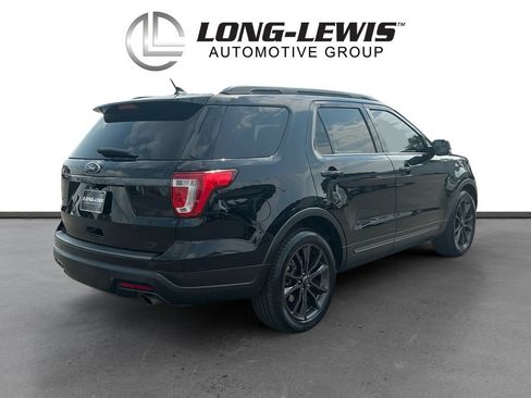 Used 2018 Ford Explorer XLT w/ Equipment Group 202A FWD image 7