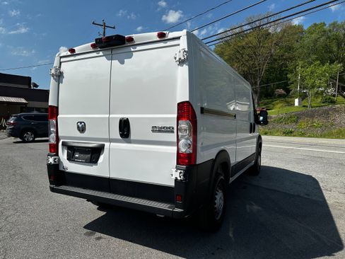 Used 2025 RAM ProMaster 2500 w/ Convenience Group FWD image 15
