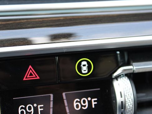 Used 2019 BMW X5 xDrive50i w/ M Sport Package AWD/4WD image 27