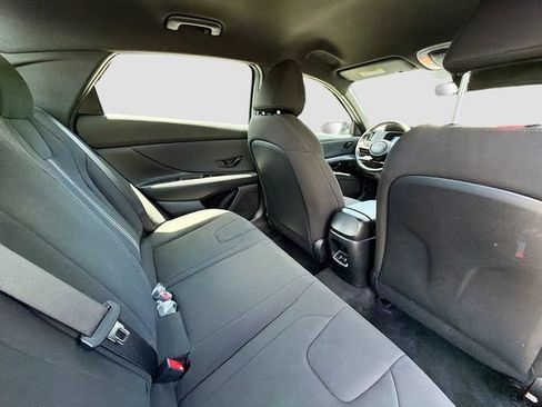 Certified 2025 Hyundai Elantra Sport FWD image 24