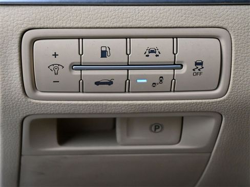 Used 2018 Genesis G80 3.8 image 5