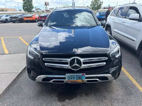 Used 2022 Mercedes-Benz GLC 300 4MATIC image 2