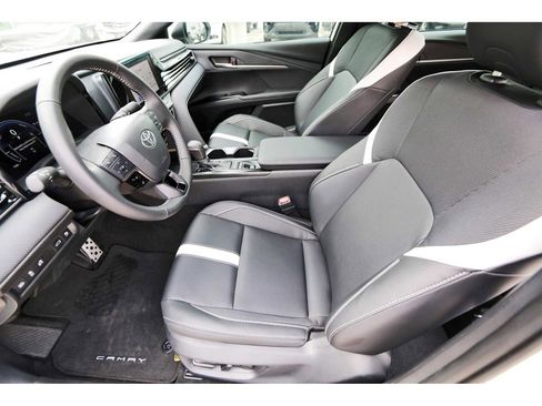 Used 2026 Toyota Camry SE FWD image 11