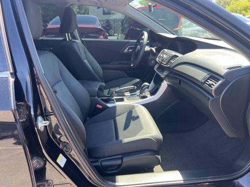 Used 2015 Honda Accord LX image 18