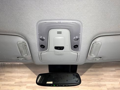 Used 2019 Toyota Prius XLE FWD image 15