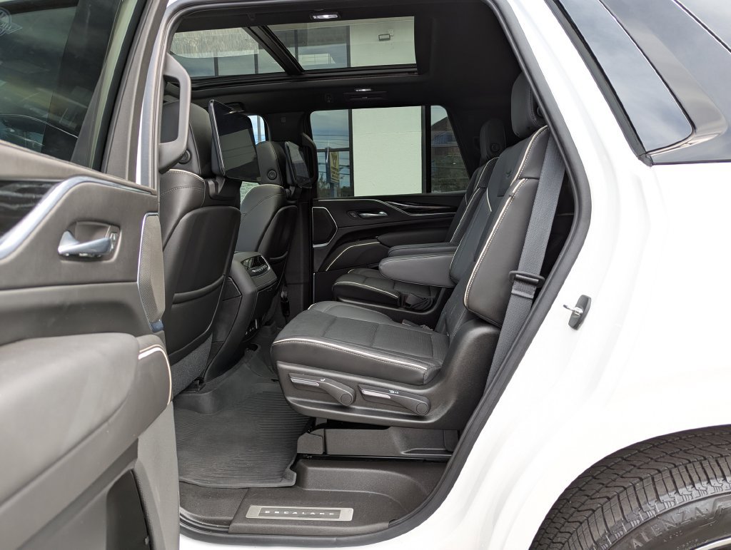 Used 2021 Cadillac Escalade Sport w/ Driver Assist Tech Package AWD/4WD image 44