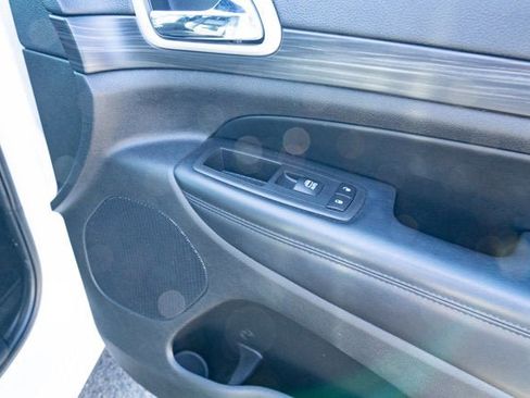 Certified 2021 Jeep Grand Cherokee Laredo X image 43