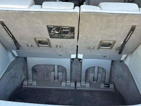 Used 2017 Kia Sedona LX image 17