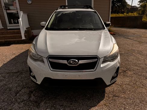 Used 2016 Subaru Crosstrek Touring AWD/4WD image 2