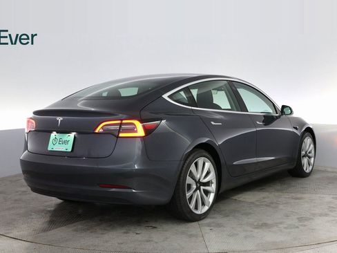 Used 2019 Tesla Model 3 Standard Range Plus image 12