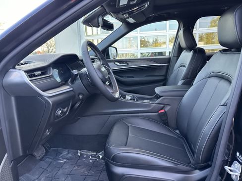 New 2026 Jeep Grand Cherokee Limited Reserve image 8