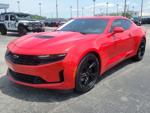 Used 2023 Chevrolet Camaro LT RWD image 3