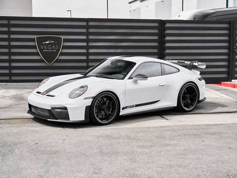 Used 2026 Porsche 911 GT3 w/ Weissach Package RWD image 5