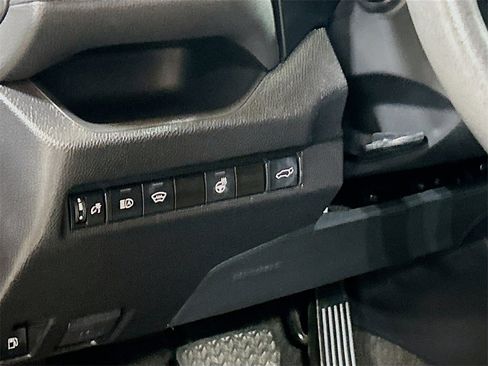 Used 2023 Toyota RAV4 SE image 8