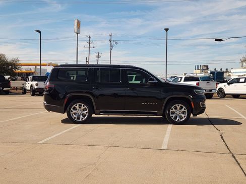 Used 2022 Jeep Wagoneer Series I w/ Premium Group I image 7