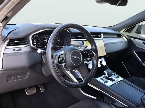 Used 2022 Jaguar F-PACE SVR image 19