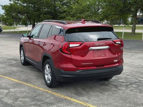 Used 2023 GMC Terrain SLE w/ Driver Convenience Package FWD image 7